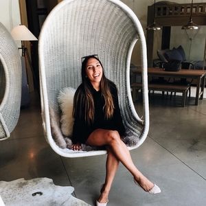 Meet your Posher, Monica